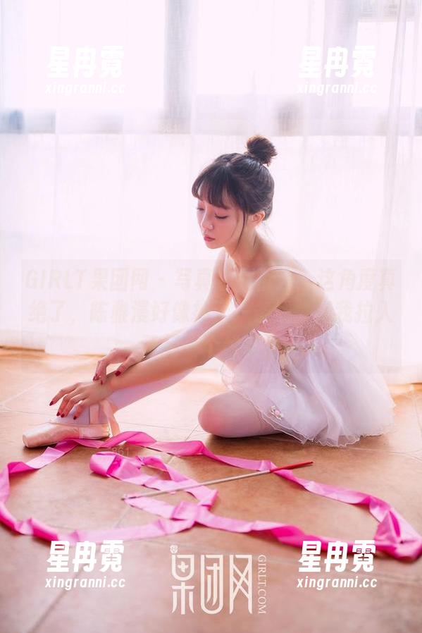 GIRLT果团网 - 写真《剧情》：这角度真绝了，陈雅漫好像抽了一条线，把我拉入了另一个维度。
