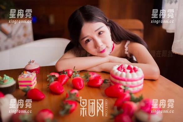 GIRLT果团网 - 龚玥菲的高跟鞋，图包里的每个角度都像在跟我说“来啊，快看我！”