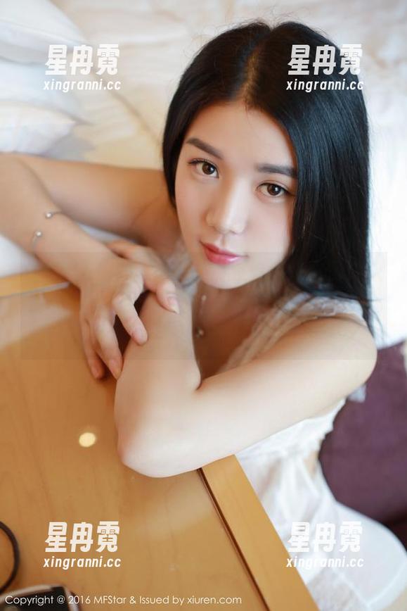 MFStar模范学院 - 温心怡私拍图包：教室也可有无数个可能，真想和她来场说不完的对话。