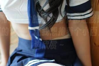 ROSI和服照片的每个细节都让我想起那种细腻的优雅，让我想抱着个小西瓜边吃边欣赏～