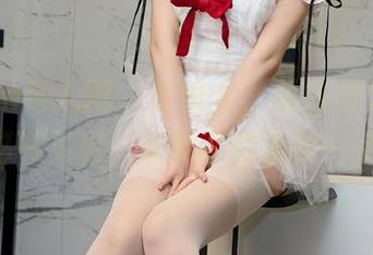 Xiuren秀人网 – 在线上，看徐莉芝Booty的秘书写真，谁说不能优雅一点呢？