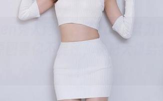 Xiuren秀人网 – 杏子Yada努力做个少女，原图要你不要钱，快把大饼给我拿来！