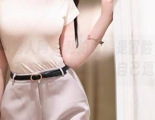 Xiuren秀人网 – 私拍也能是冒险，模特悦悦也是在旅途中不断被自己逗乐！