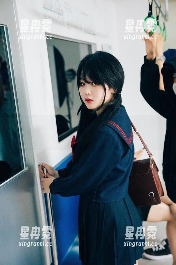 Zia(지아)的cos照片：当好心情撞上奇怪的造型，会发生什么呢？