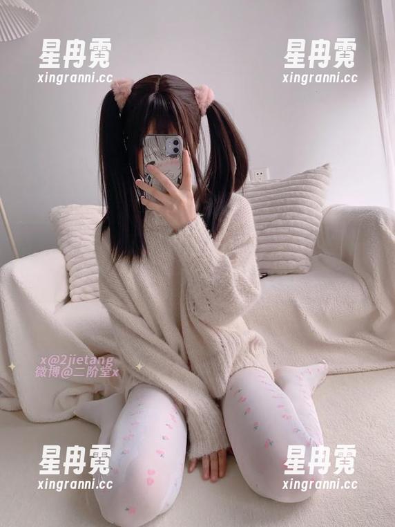 穿上制服，二阶堂宅绘子的作品从此与你不离不弃，记得下载哦！