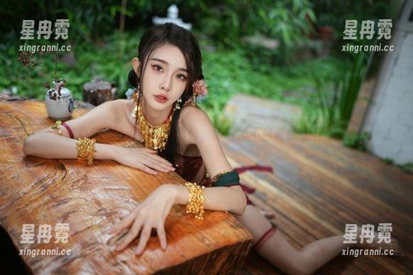 余多多Dudu舰长福利合集，眼睛都不自觉的往下瞄了！