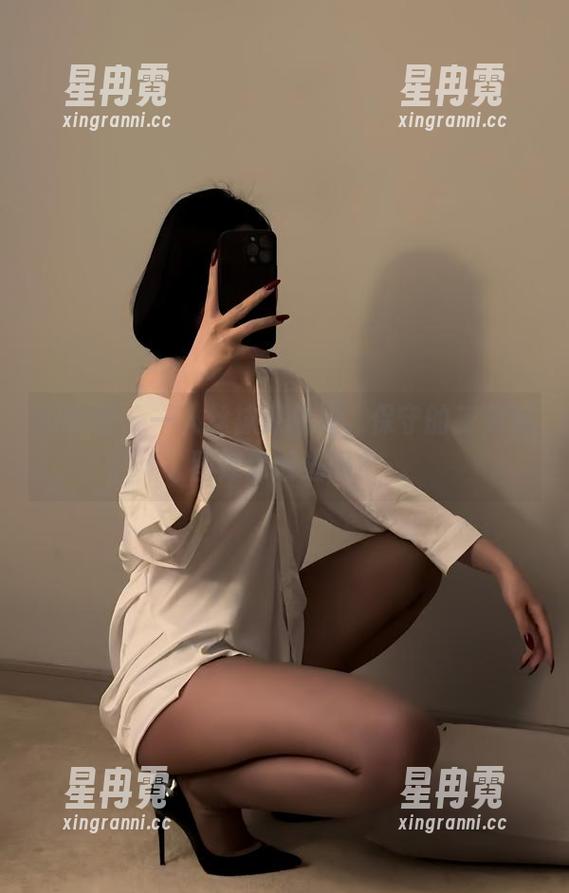 微密圈 - 一入丝袜深似海，保守的二舅妈图库你敢进吗？