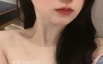 倦倦喵更新了，白裙cos，这是要让我心痒找衣服吗？
