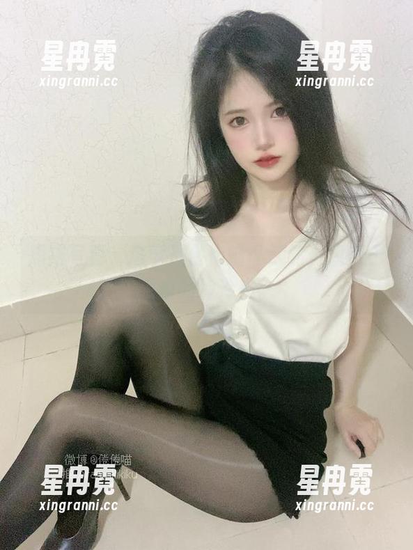 黑猫写真，这可是倦倦喵私藏的，仅限于网盘的冷冷夜。