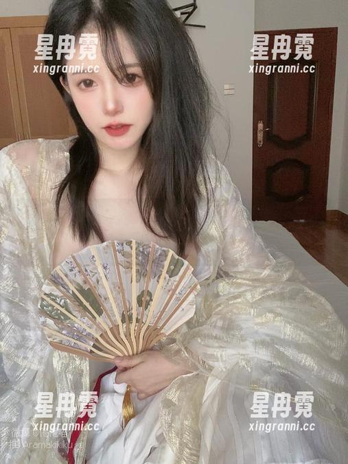 更新到了！倦倦喵体操服下的“懒”与“美”结合