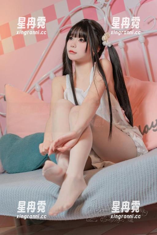 咬人小小兔的制服写真：下载后请小心，不要让她咬你哦！