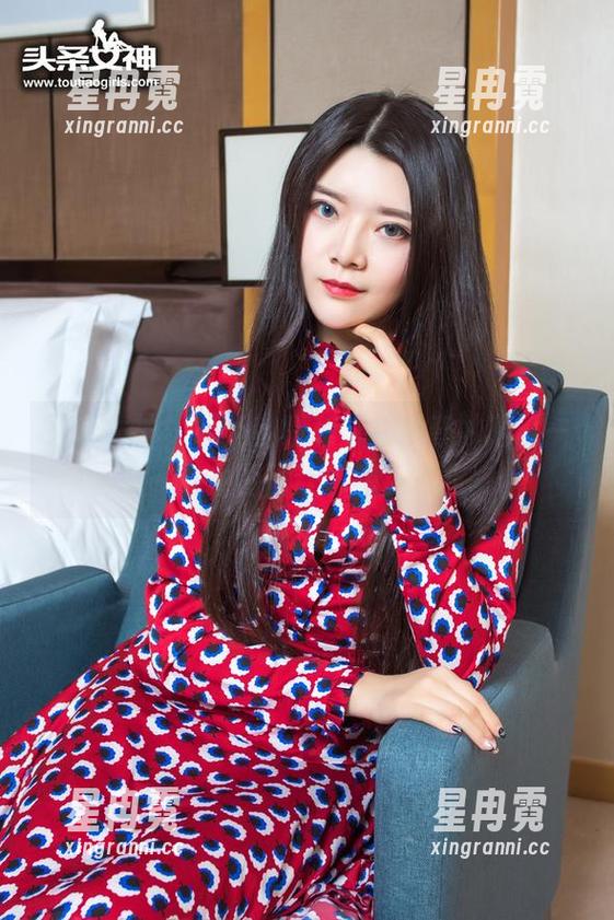 头条女神 - 哦，钟晴和泳池的奇妙邂逅——私拍图片让你想入非非