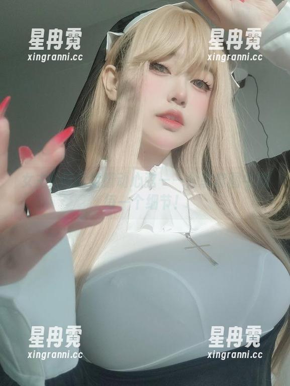 女主K用红裙撩动心弦——分享套图中的每一个细节！