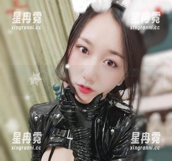 微密圈 - 超模气质的小玉吃果冻：长腿美图合集，让我也想咔嚓几张！