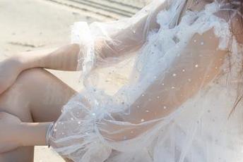 尤蜜荟 – 欧阳LuLu的修女写真，全套集齐，挑逗感十足，太妙了！