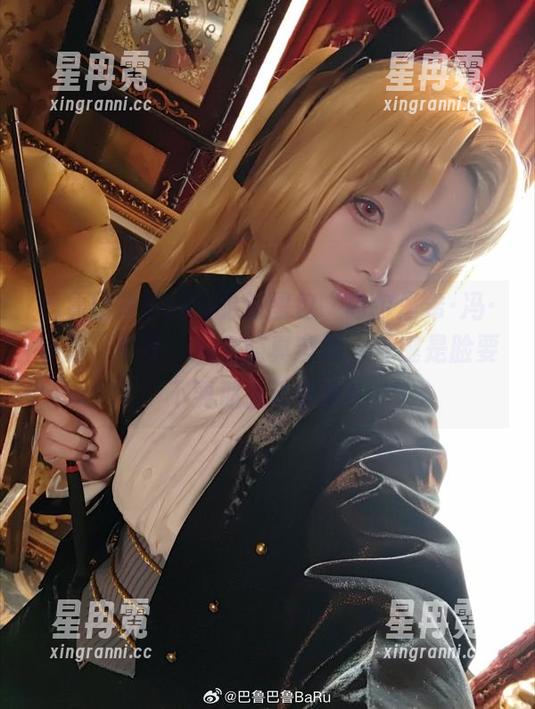 巴鲁巴鲁BaRu的新图包“乌尔里希·冯·胡滕”更新，拍个照真容易，关键是脸要不要那么认真嘛！