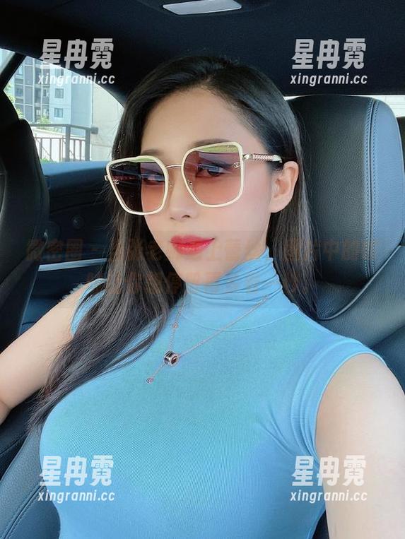 微密圈 - 当张老师遇上蕾丝，图片中的暧昧让你想停留再多看一秒。