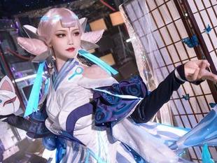 最新写真：戚顾儿变身虞姬云霓雀翎，画面太美，我不敢生出全家福的想法！