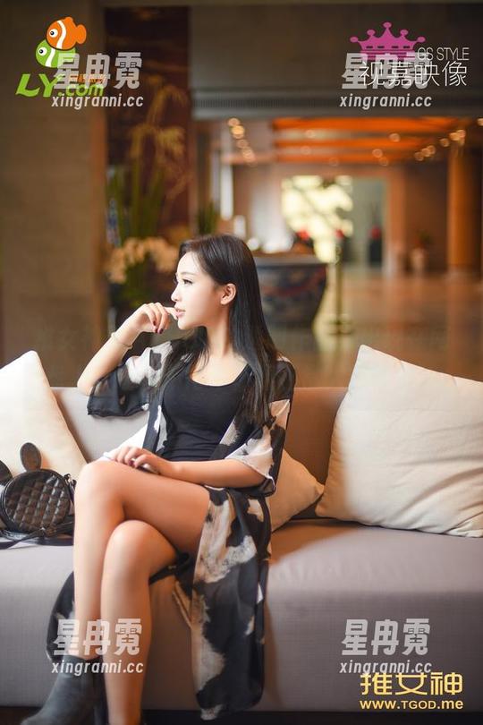 推女神-AZHUA 推女神 - AZHUA的透明作品,出现在网盘上,让人不得不怀疑正常人的审美。