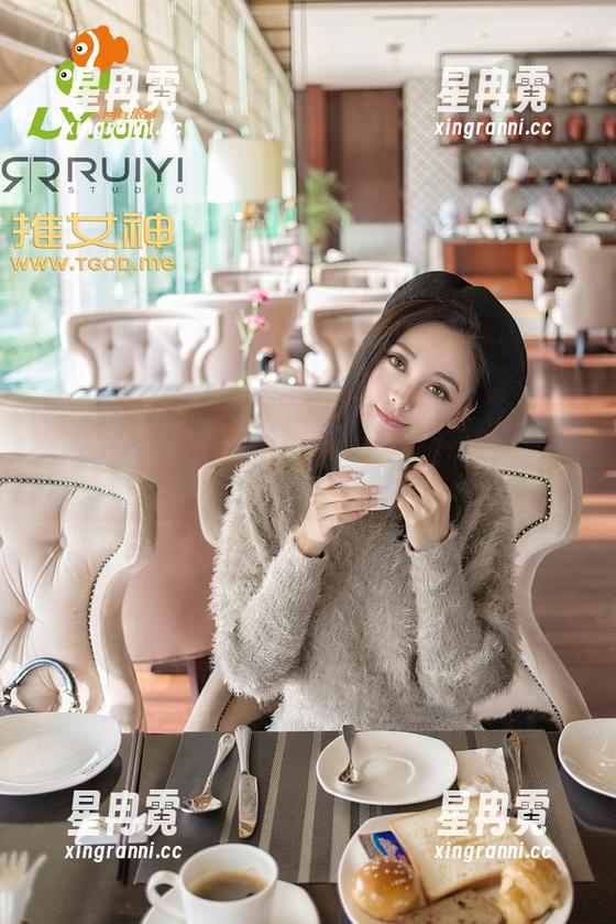 推女神 - 就在这里！Ann尤美的灰丝原图，更新得我一时愣住了。