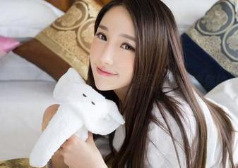 推女神 – 潇同学的最新图册，浴室直接影响你的一天！