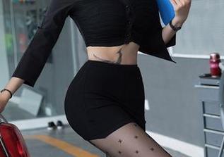 星颜社 – 黄寒娜不止是礼服，写真集里的每一寸都值得分享。