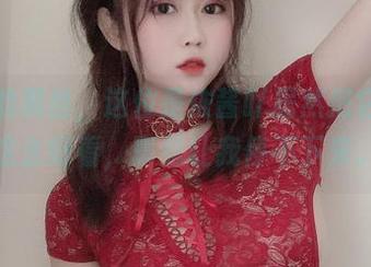 私拍里的黑丝，这位是依酱吖居然把它搭配的这么好看，真是让我停不下来。