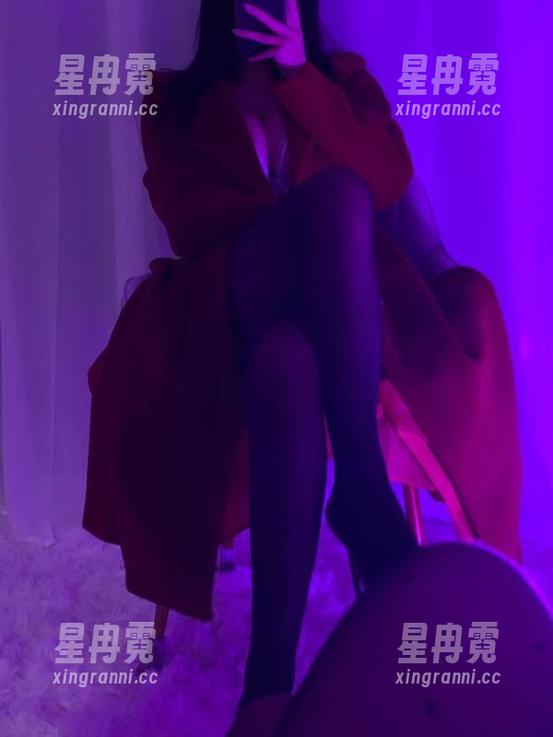 微密圈 - 分享图库里的“是可馨吖”，白袜下藏着的小火花
