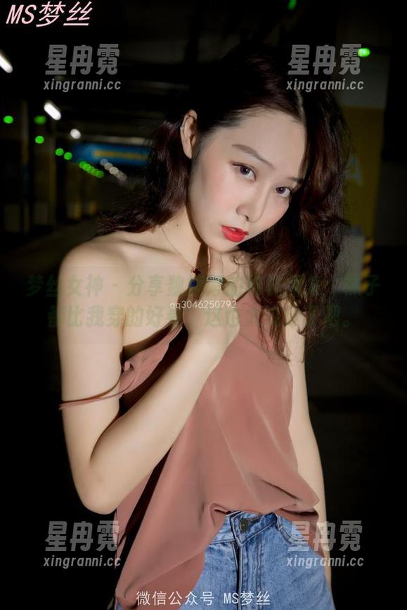 梦丝女神 - 分享魏婷婷的棉袜图集：袜子都比我穿的好看，这也太过分了吧。