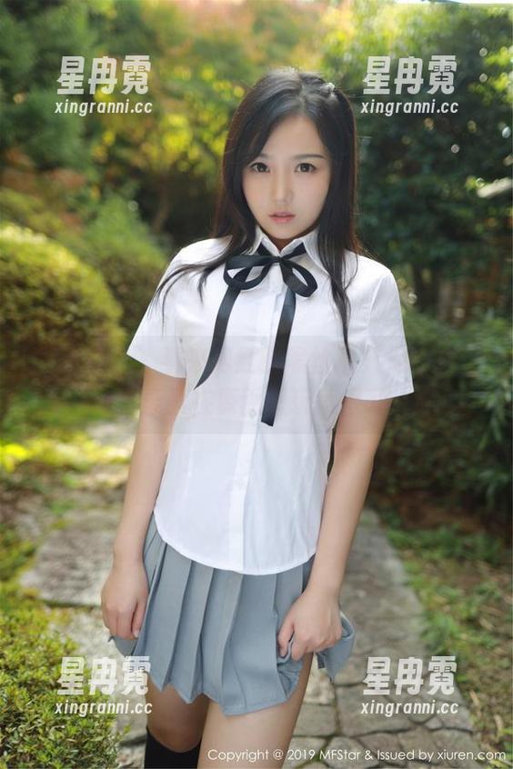 模范学院-Ellie艾栗栗 模范学院 - 看来网红的黑丝不只是好看,Ellie艾栗栗在原图里玩得很开心哦!