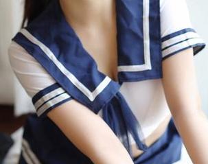 模范学院 – Laura苏雨彤图册：在裸足下偷袭的那一点点勇气