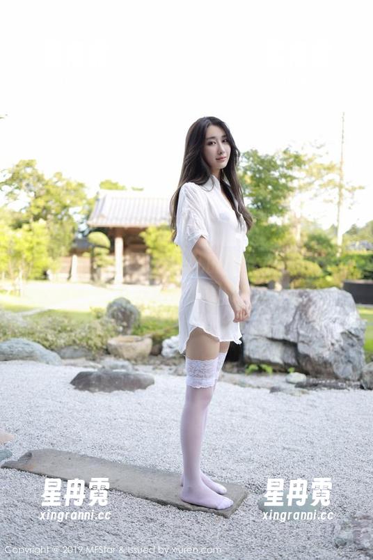 模范学院-小果冻儿 模范学院 - 被小果冻儿的灰丝征服:快来下载这套套图吧!