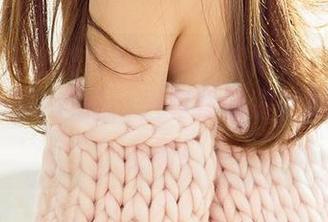 爱尤物 – 私房作品赏析：陶欣儿在天台的“无障碍”自拍，只有我知道，她其实还坐着！