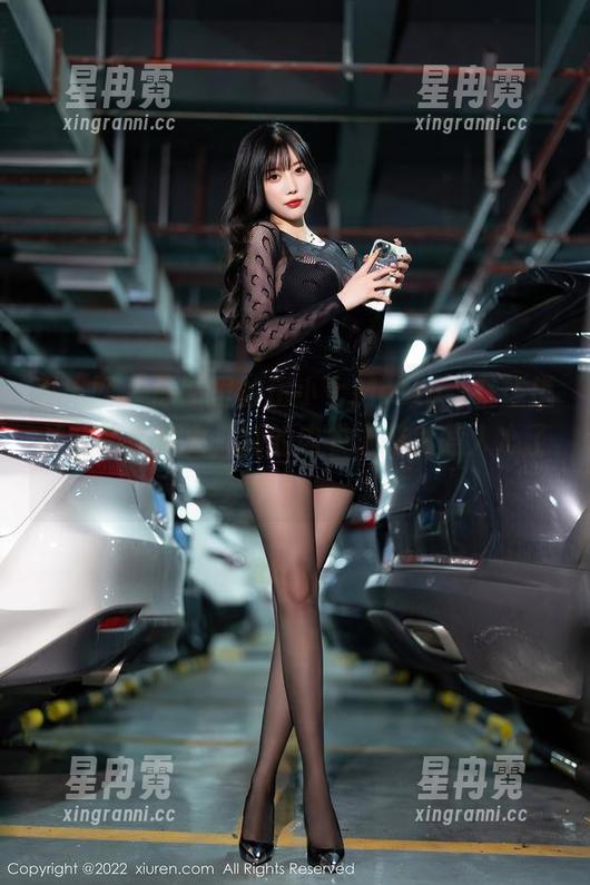 秀人网 - 原图里的伊小七MoMo，在线挑战我的自制力，她的内衣选择太惹人心了！