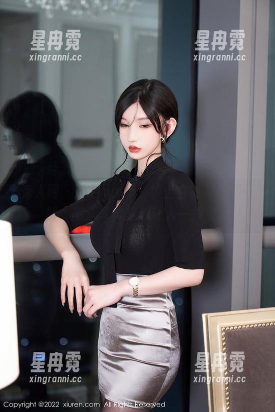 秀人网 - 冷月yuer：换上白衬衫的那一刻，高清写真集想让人一探究竟