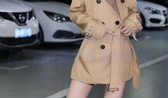 秀人网 – 就这样被小逗逗最新泳衣美图俘获，谁还需要海浪和沙滩！