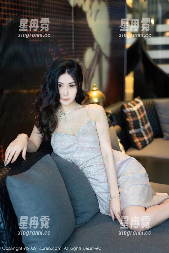 秀人网 - 抖娘利世的写真集，皮衣让人又想亲近又想远观的神奇存在！
