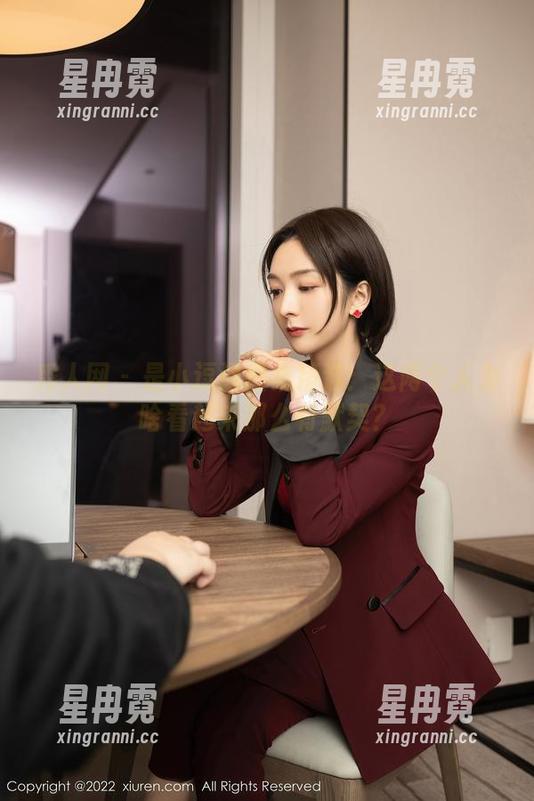 秀人网 - 是小逗逗图集精选：这两个人为啥看起来那么有默契？