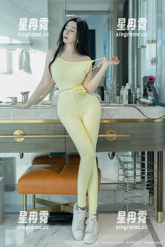 秀人网 - 打开是小逗逗的女神写真集，下载后就是你我，他她的美好回忆！