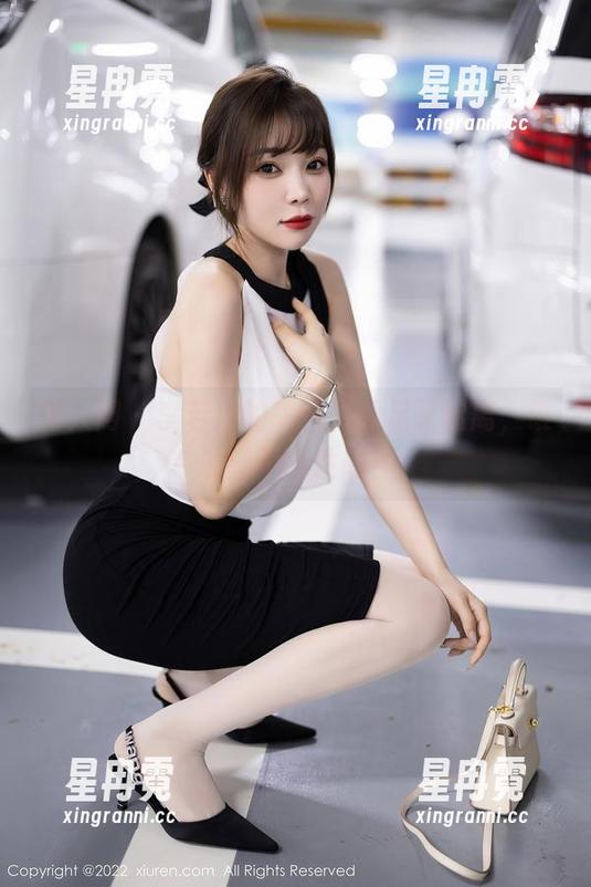 秀人网 - 李若汐的美图，裸足又迷离，谁说脚不能性感？