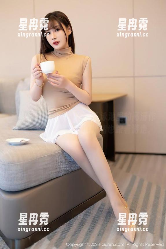 秀人网 - 游在樱桃小阑子泳池里的高清作品集，水波荡漾，我的思绪也跟着游走。
