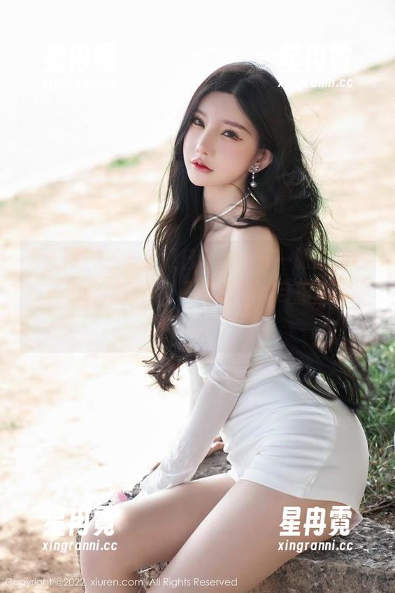 秀人网 - 王曼柔夏日写真，每一张原图都在悄悄询问我：‘买海滩票和自拍，有啥区别呢？’