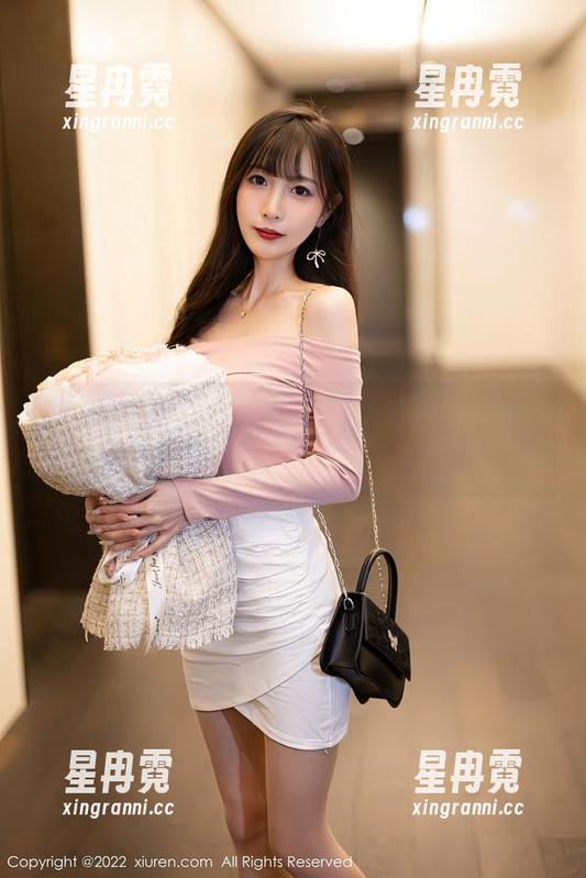 秀人网 - 职业装新定义，原图和图片中的白沫让你‘哇’了