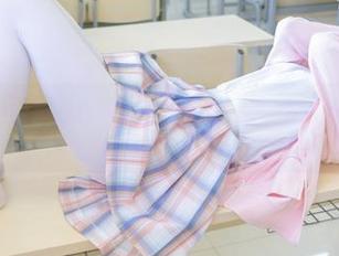 稚乖画册 – 赤西夜夜不急不躁，竟泳的美图里隐藏了些我无法直说的趣味。