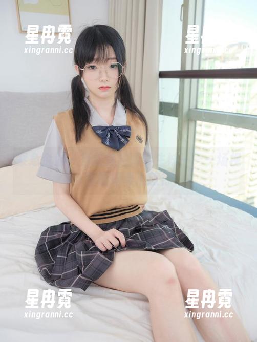 紧急企划 - 当奶昔拍摄学生妹——一场视觉的好奇心旅行