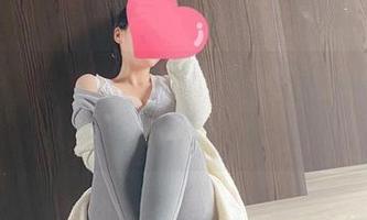 微密圈 – 当紫色哒豚豚的‘新货’遇上新的姿势，恰到好处的更新。