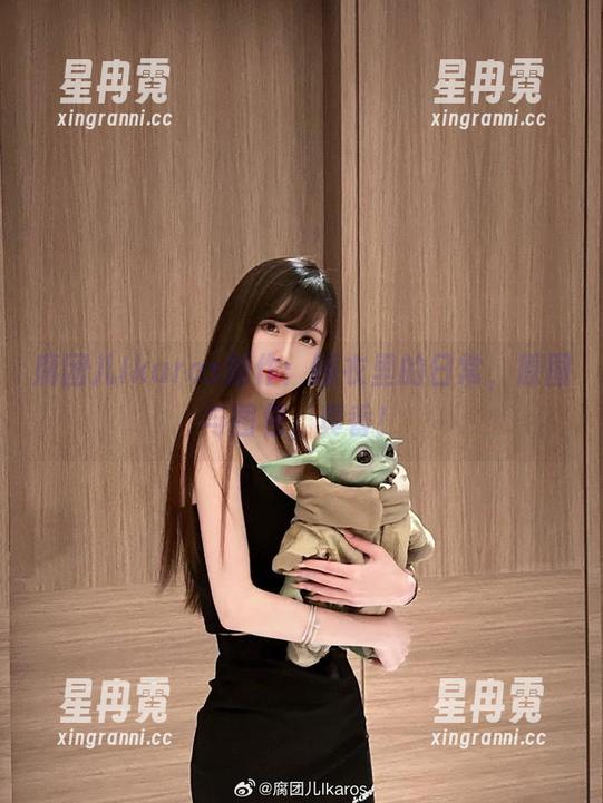 腐团儿Ikaros新作：睡衣里的日常，原图与图包，真香！