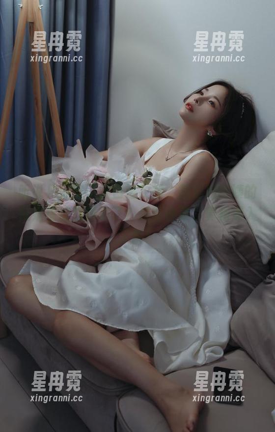 苏嫣嫣阿姨 听说只要穿了蓝色连衣裙,苏嫣嫣阿姨的妩媚指数就爆表了?美图合集,真相深入了解!
