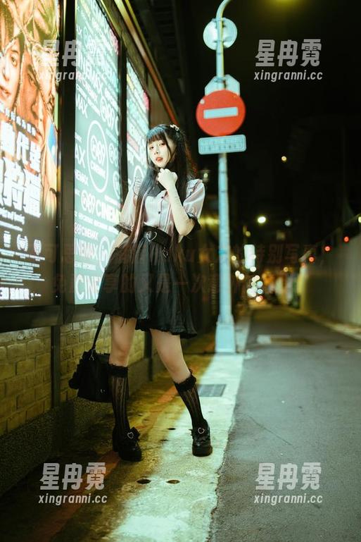 不可思议，落落Raku女友的特别写真，免费分享的又是一次意外的喜悦！