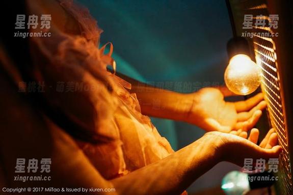 蜜桃社 - 萌美Moemi内衣，原图和壁纸的完美组合，越看越想再看一遍。